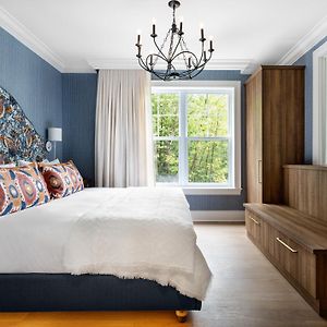 Lakeside Junior Suite